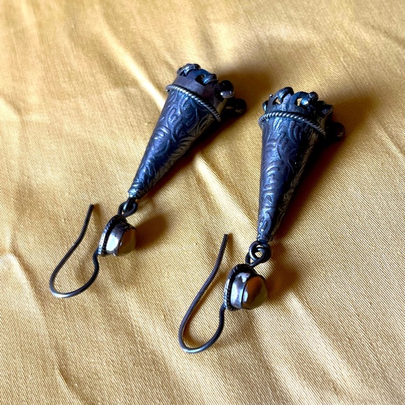 Silver Indian jhumka earrings - Picture 4 of 5